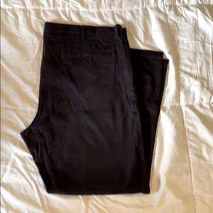 Men’s Dockers flat front khakis. Navy color.